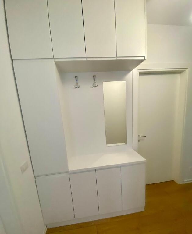 📣 QERA SUPER Apartament 1+1 📍 Rruga "5-Maji" 💶 Cmimi 55.000 Leke/Muaj ✨