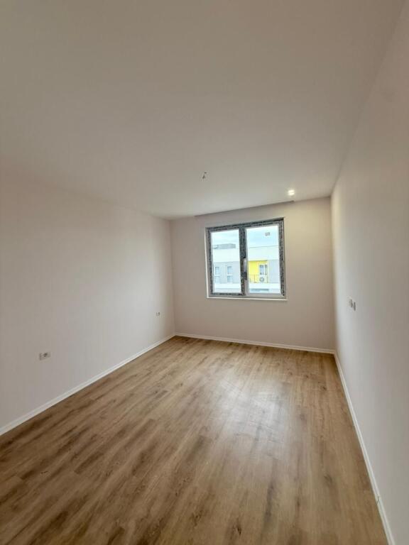 APARTAMENT 2+1 PER SHITJE TEK UNIVERS CITY