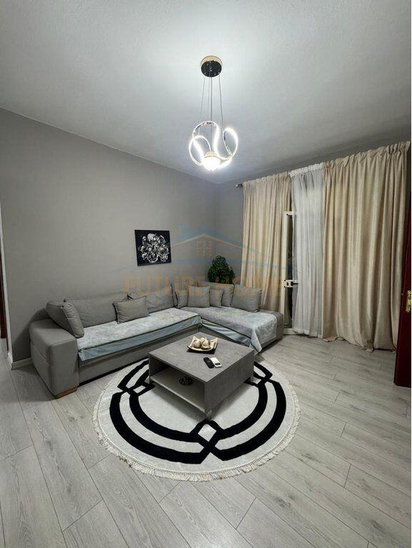 Rent, Apartment 1+1 , Barricades Street, Tirana