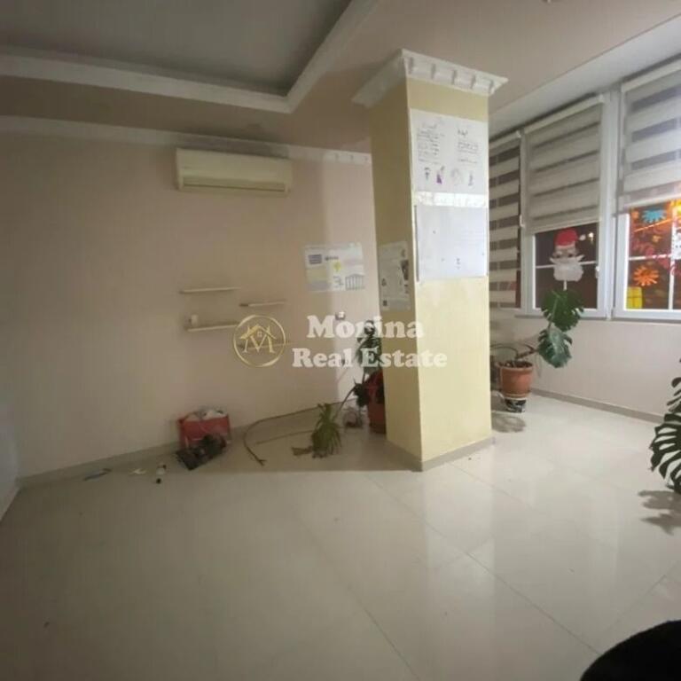 Qera | Ambjent Biznesi | Rruga 5 Maji | 500 €/muaj