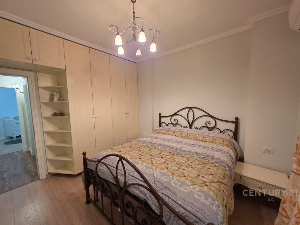 Apartament 3+1+2 tek Eleonora Njesia 13. Per Qira 900 € /Muaj Sip. Totale  118m2