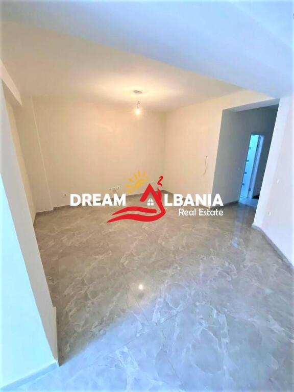 Zyre/Ambient Biznesi me Qera ne Qender prane Postes Qendrore ne Tirane (ID 4261853)