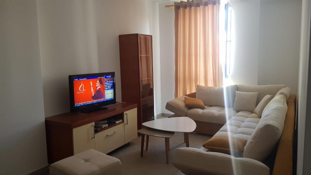 OCCASIONE! Complesso Turdiu, Campo di Aviazione Appartamento 1+1 in affitto. Prezzo 40.000 Lek.