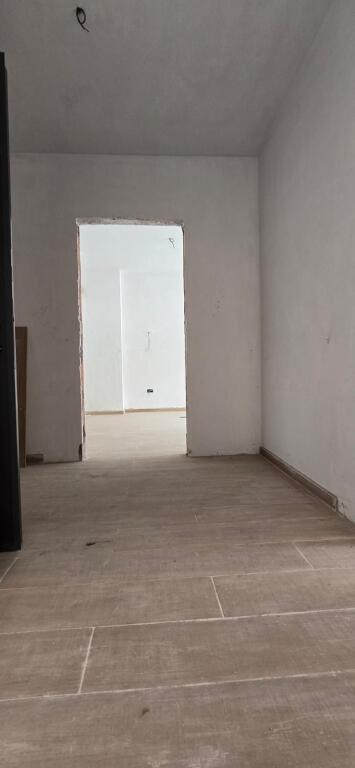 Shitet apartament 1+1 tek Rruga e Burgut!