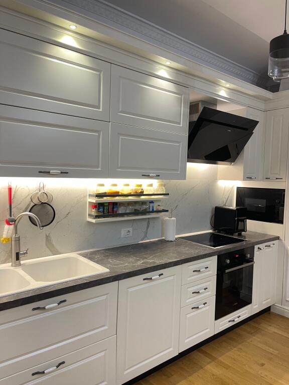 Shitet apartament 3+1+2 Kopshti zologjik