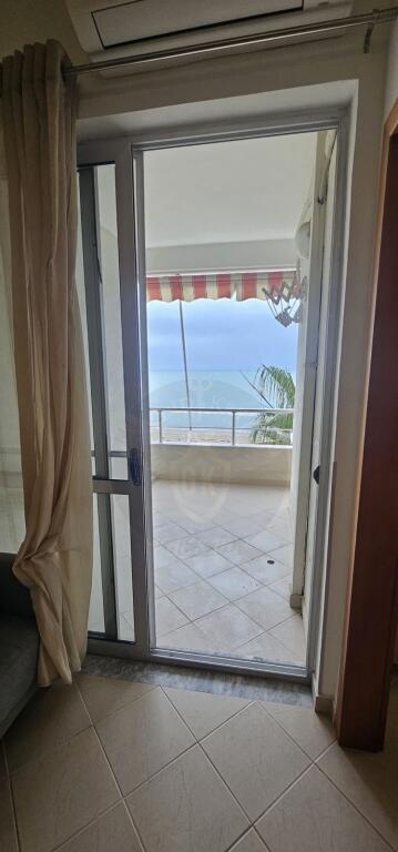 🏡 APARTAMENT 1+1 NË SHITJE – PAMJE E PLOTË NGA DETI 🌊 📍 Shkëmbi i Kavajës