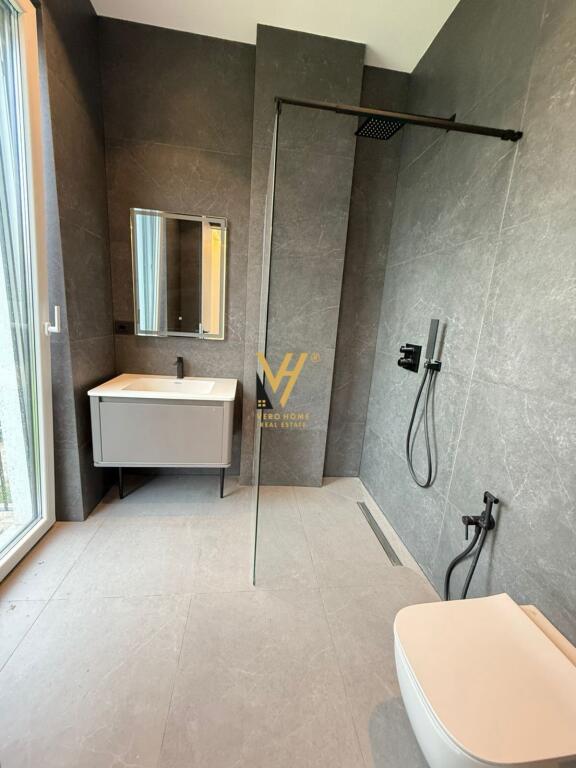 SHITET VILE TRE KATESHE TE REZ.FOREST, LIQENI THATE 1.500.000 EURO