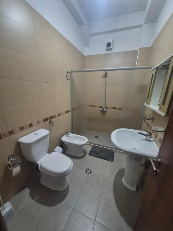 🏠 Jepet me qera apartament 2+1+2