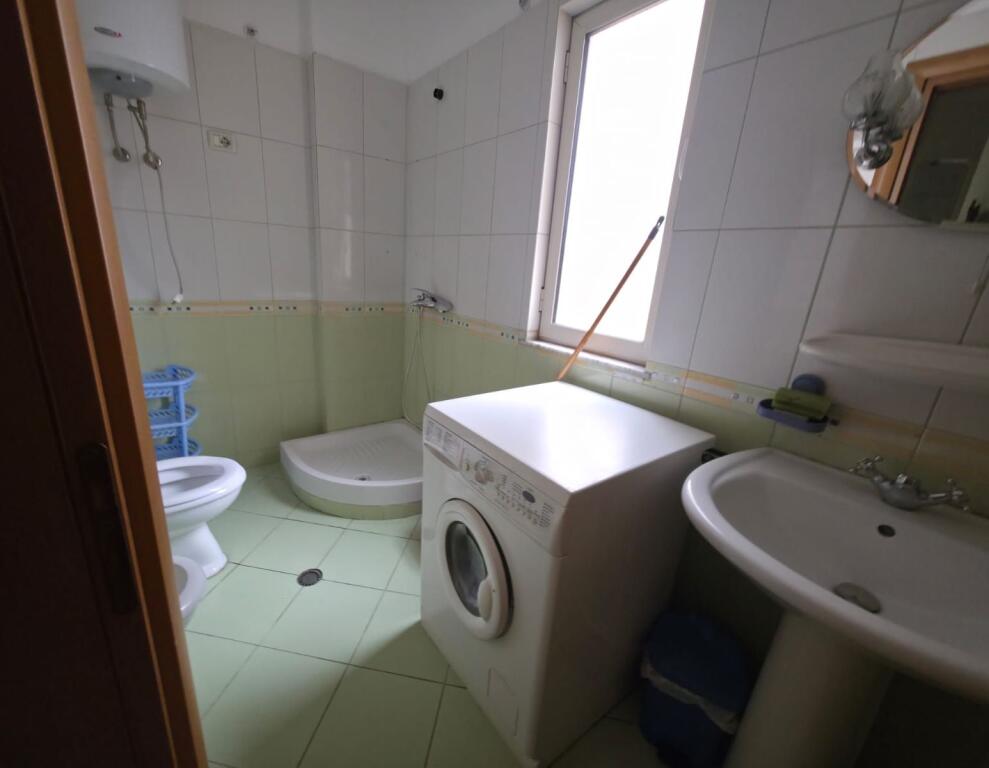 Jepet Apartament 1+1 me Qira – Rruga Bill Klinton