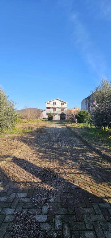 🏡 SHTËPI PRIVATE 3-KATËSHE ME TRUALL – NË SHITJE 🏡 📍 Manëz, Durrës