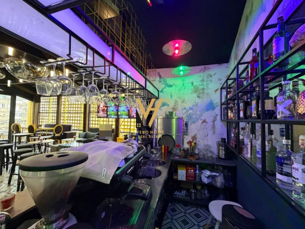 GIVEN LOCAL 70 M2 FOR RENT AT 21 DHJETORI 800 EURO