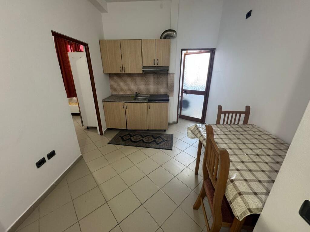 apartament me qira tek ish parku autobuseve