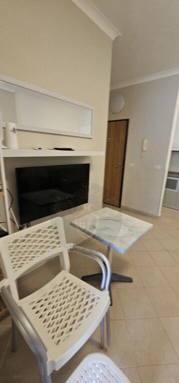 🏡 APARTAMENT 1+1 NË SHITJE – PAMJE E PLOTË NGA DETI 🌊 📍 Shkëmbi i Kavajës