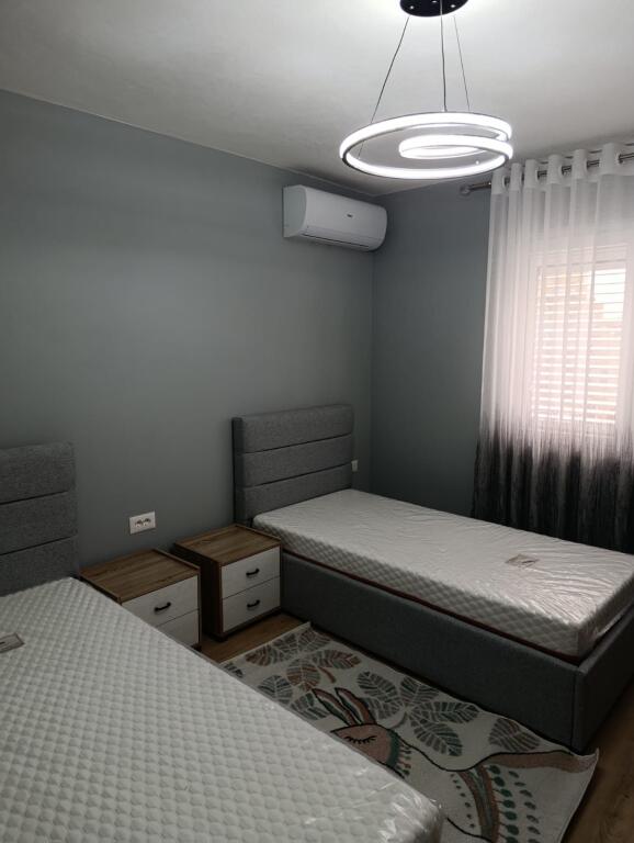 Jepet me qira apartament 2+1 në Ali Dem!
