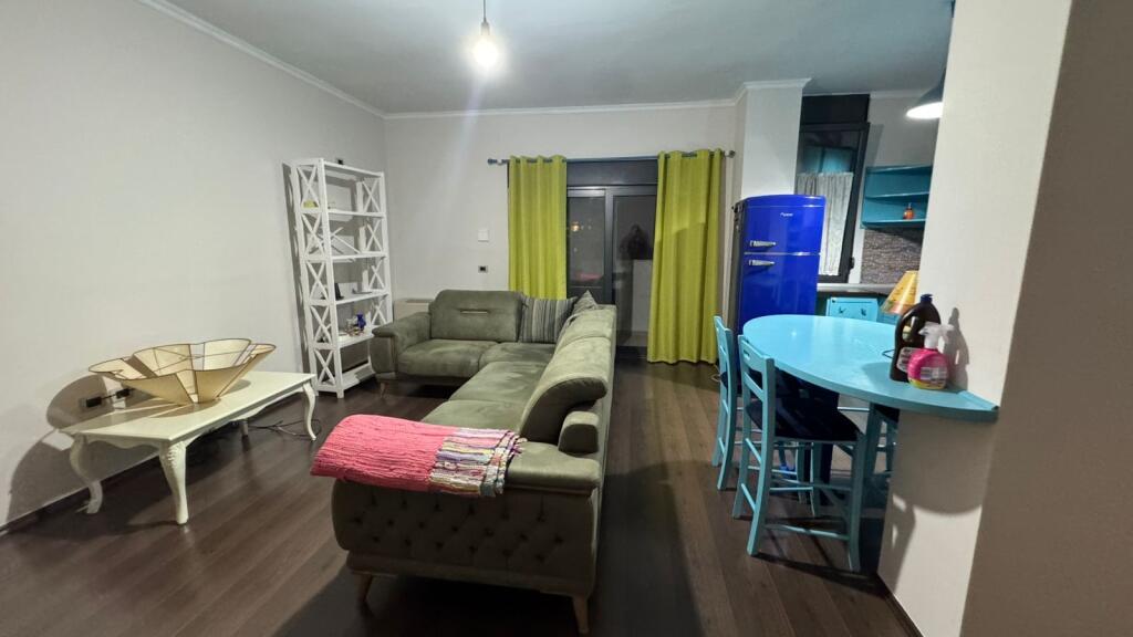 Shitet Apartament (2+1) ne Yzberisht