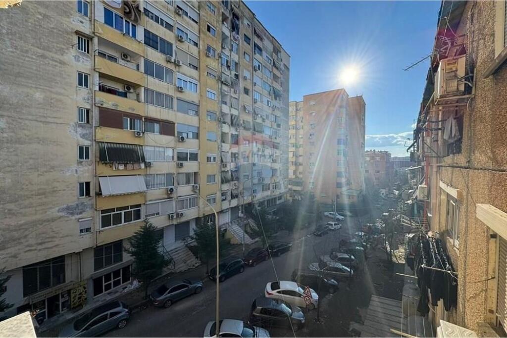 APARTAMENT 2+1 PER SHITJE - KINOSTUDIO