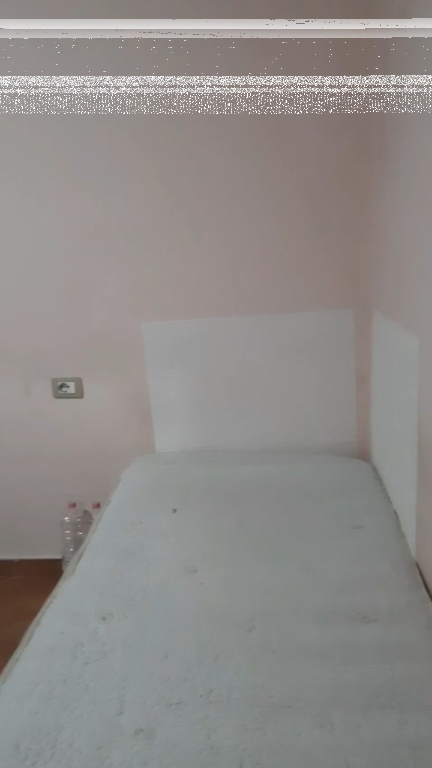 Jepet me qira – Apartament i mobiluar në Rrugën Irfan Tomini