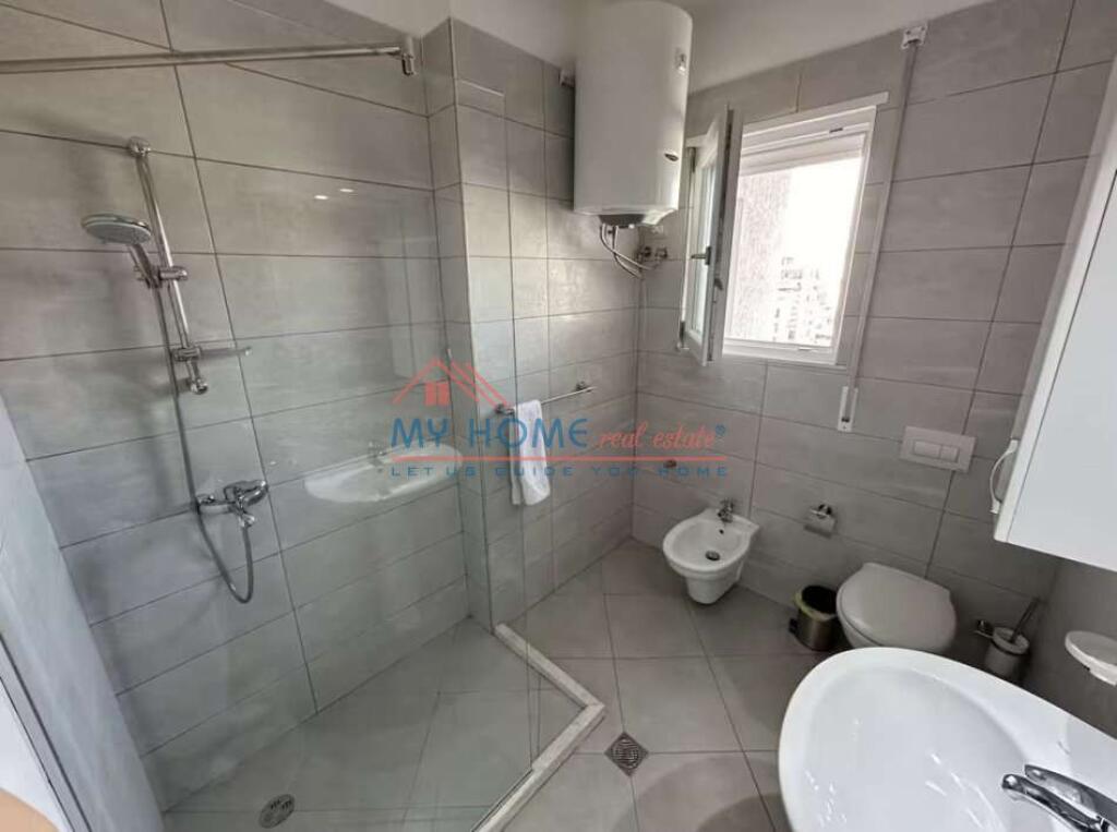 Apartament 2+1 + Post Parkimi me Qira Pazari i Ri Tirane