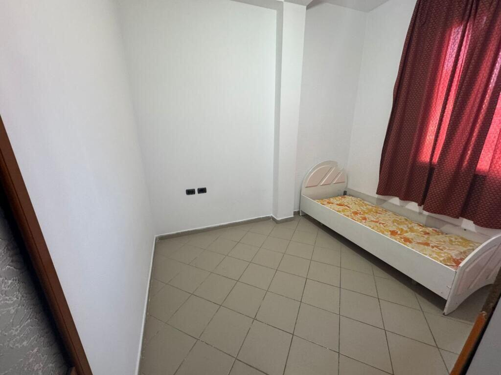 apartament me qira tek ish parku autobuseve