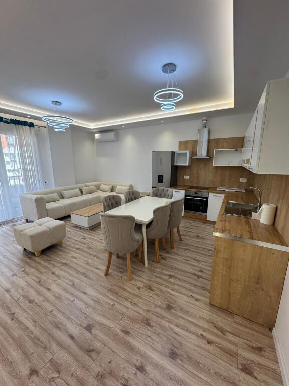 Apartament 2+1 me qira në Yzberisht