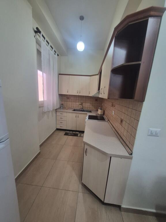 🏠 Jepet me qera apartament 2+1+2