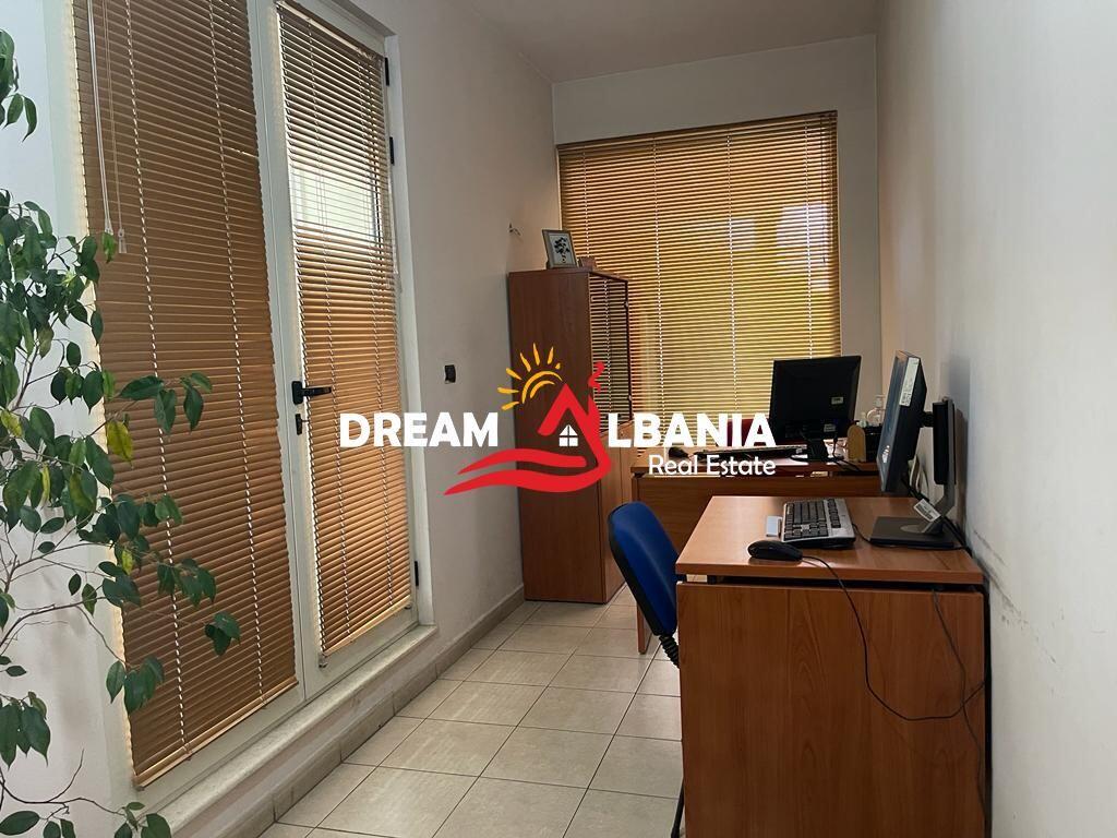 Zyre me qera ne Don Bosko prane Vizion , Tirane (ID 42611400 )