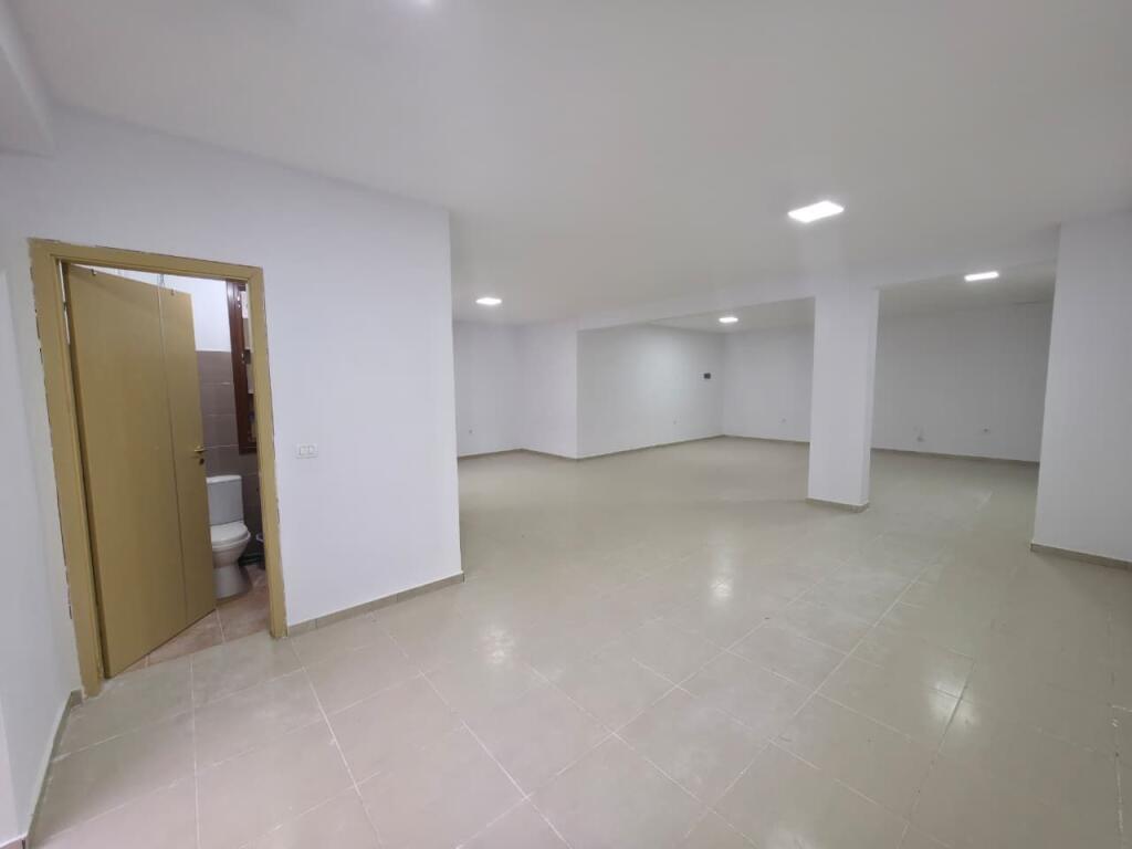 🏢 Locale commerciale in Affitto – Giardino Botanico!!!