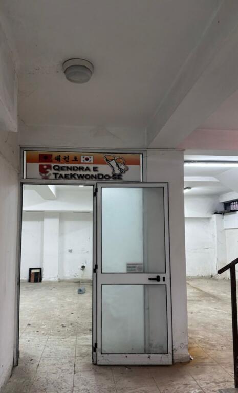 Jepet me qira / Shitet – Ambjent Biznesi 172 m²