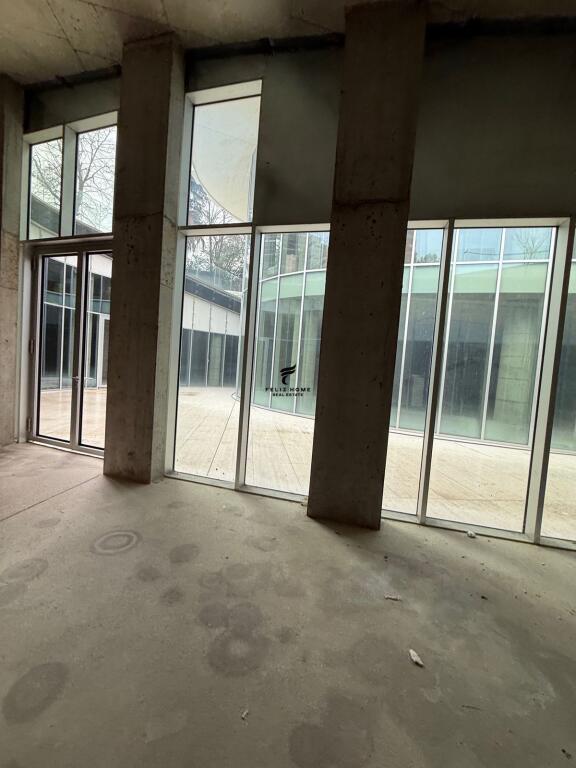 NEGOZIO IN AFFITTO 996 M2 CENTRO 36.000 EURO