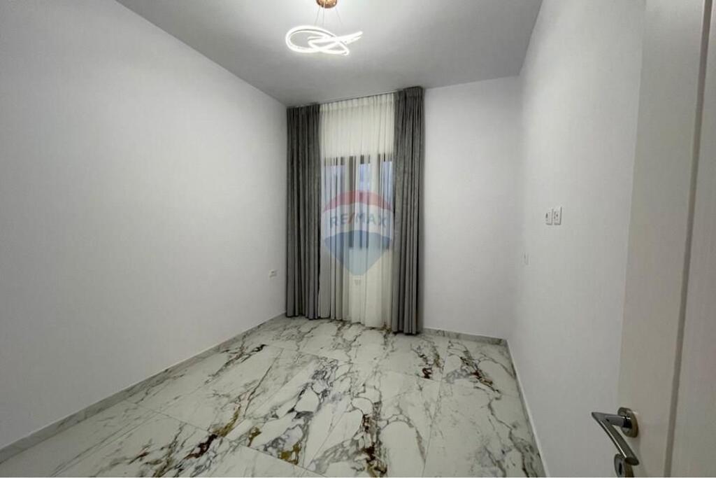 Apartament 2+1 për qira te Komuna e Parisit
