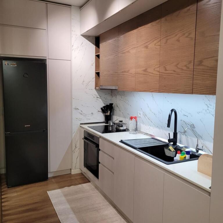 🏡 APARTAMENT ME QIRA 2+1 📍 Ish Fusha e Aviacionit 💶 Çmimi: 650 € / muaj