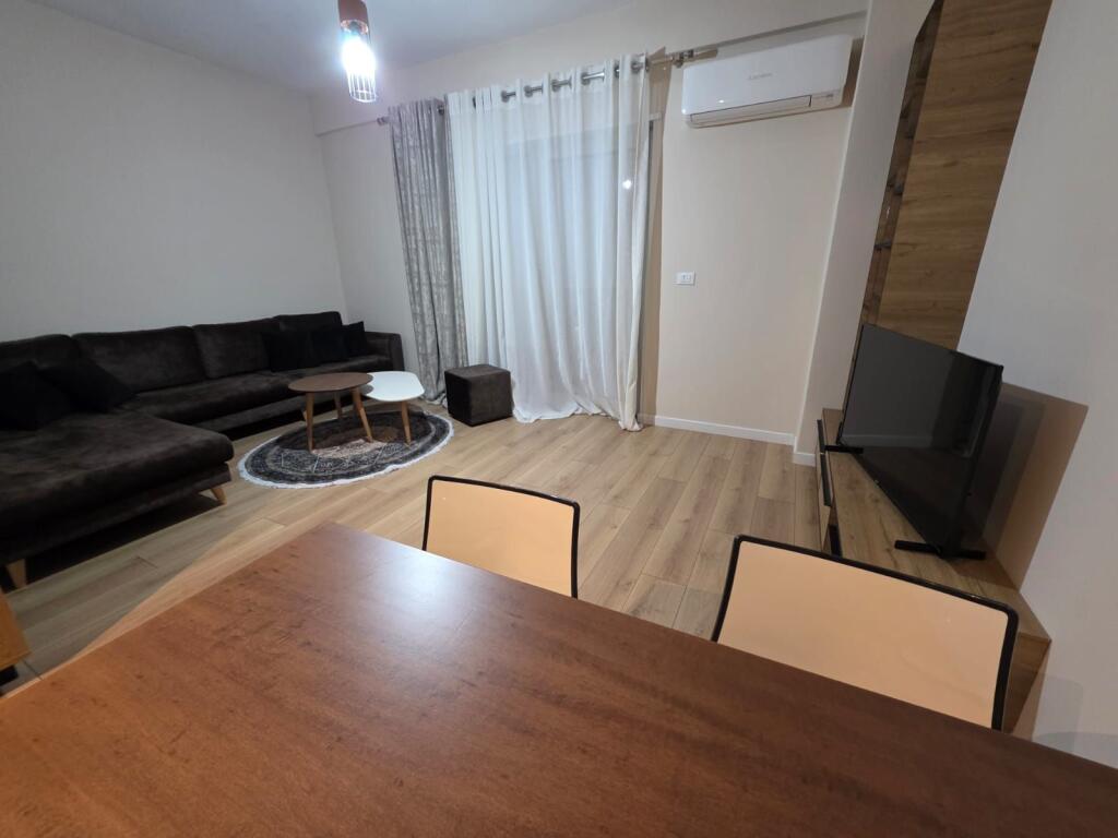 For rent 2+1+2 Apartment In the center of Zogu i Zi, "Foleja e Gjelbër" complex, near Ring Center
