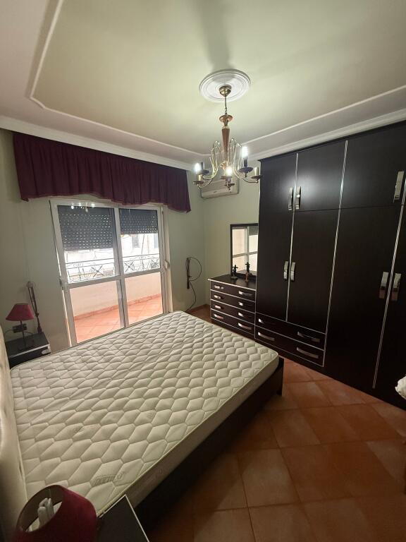 Apartament 2+1 me qera, ne zonen e Bllokut