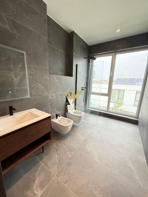 SHITET VILE TRE KATESHE TE REZ.FOREST, LIQENI THATE 1.500.000 EURO