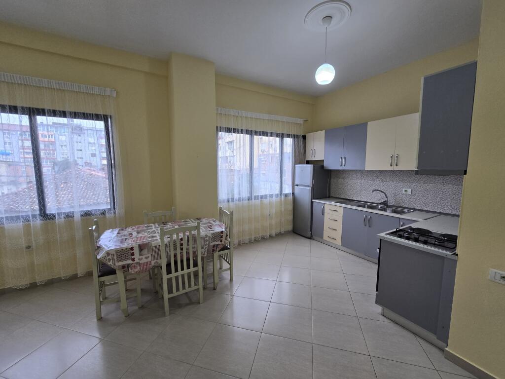 APARTAMENT 1+1 ME QIRA NE VASIL SHANTO, TIRANE