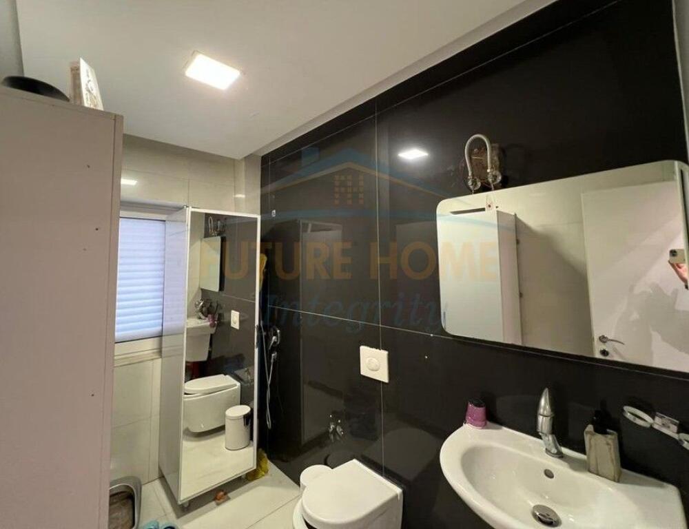 Qera, Ambient Biznesi,Rruga Irfan Tomini, Tiranë.