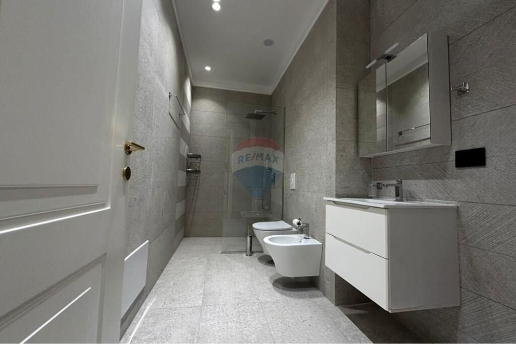 Super Apartament Luksoz me Qira te Air Albania!