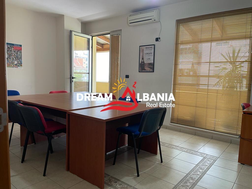 Zyre me qera ne Don Bosko prane Vizion , Tirane (ID 42611400 )