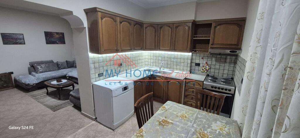 Apartament 1+1 me qera tek Pazari i Ri