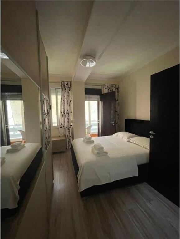 NE BLLOK APARTAMENT PER SHITJE