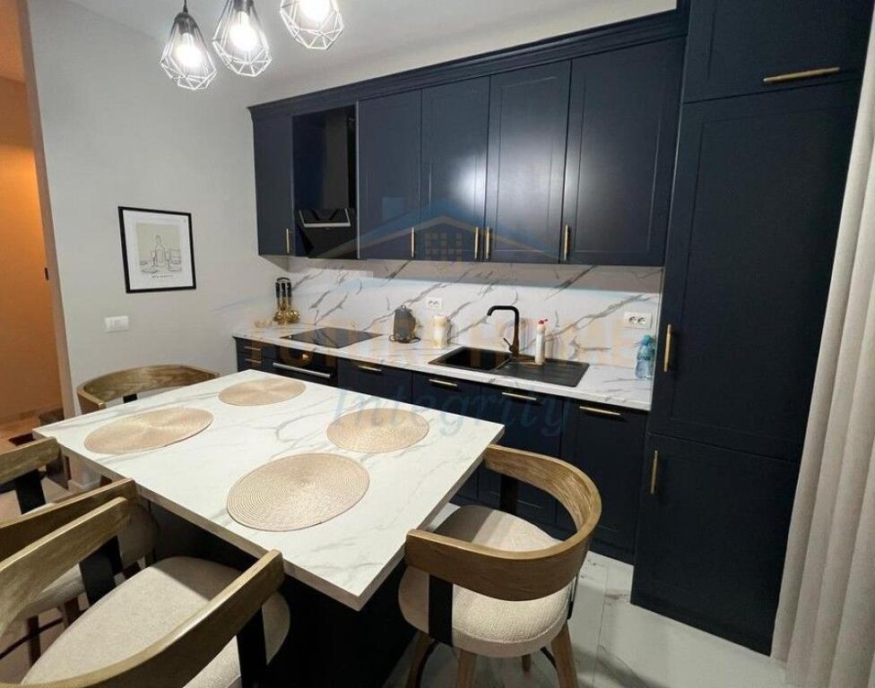 Qera, Apartament 2+1+2, Rruga Xhanfize Keko, Tiranë.!