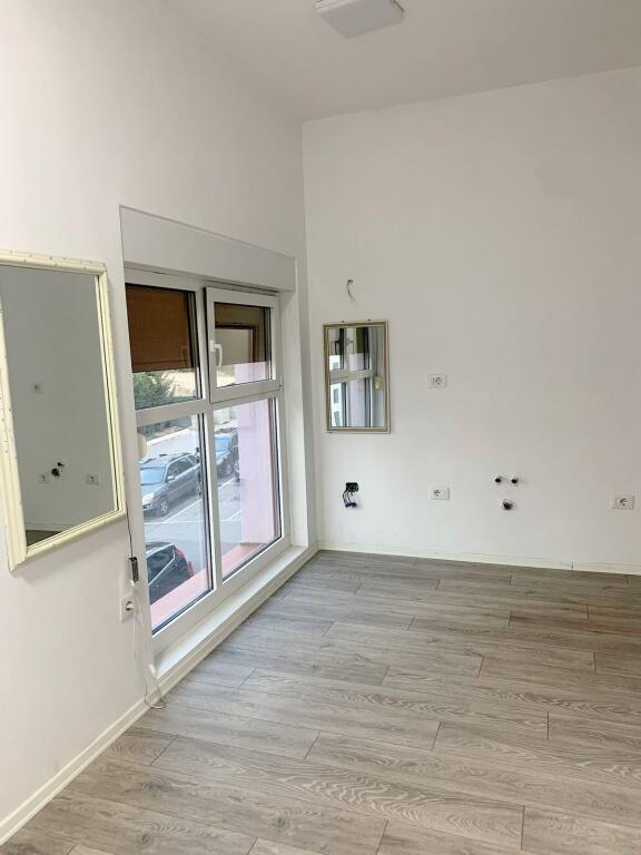 Jepet me qira 1+1 BOSH ALIDEMI TE KONTAKTI 250€