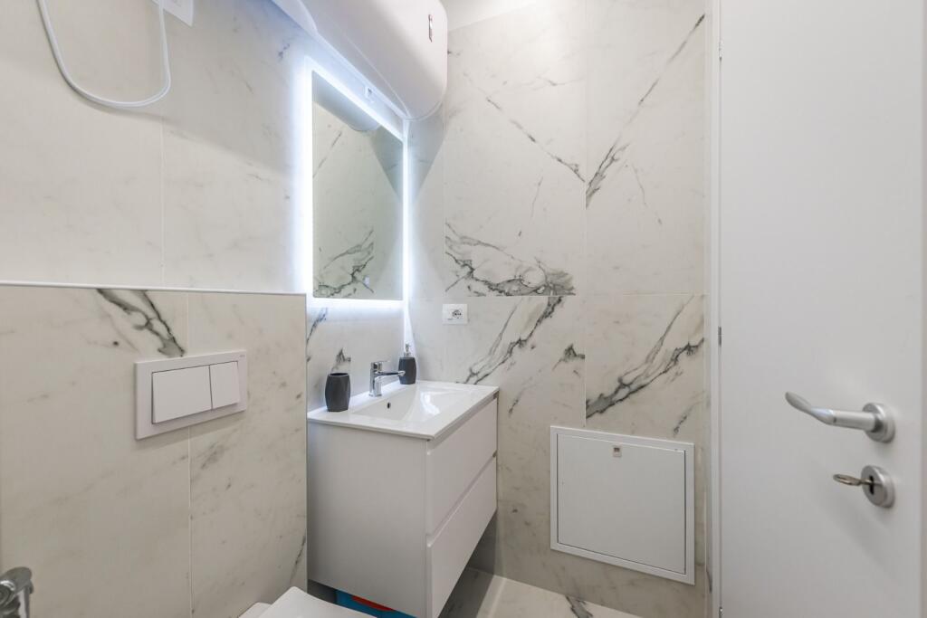 🏢Ne zonen e Myslym Shyrit,prane Farmaci Dite &amp; Nate jepet me qera apartament,1+1,i mobiluar 700Euro