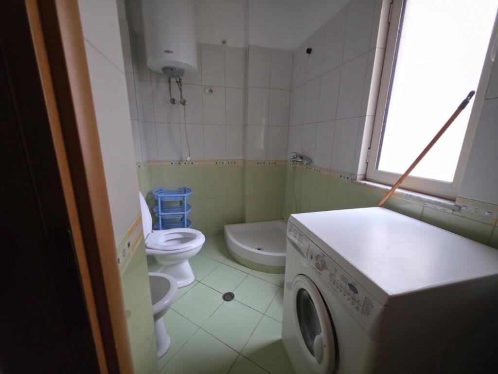 Jepet Apartament 1+1 me Qira – Rruga Bill Klinton