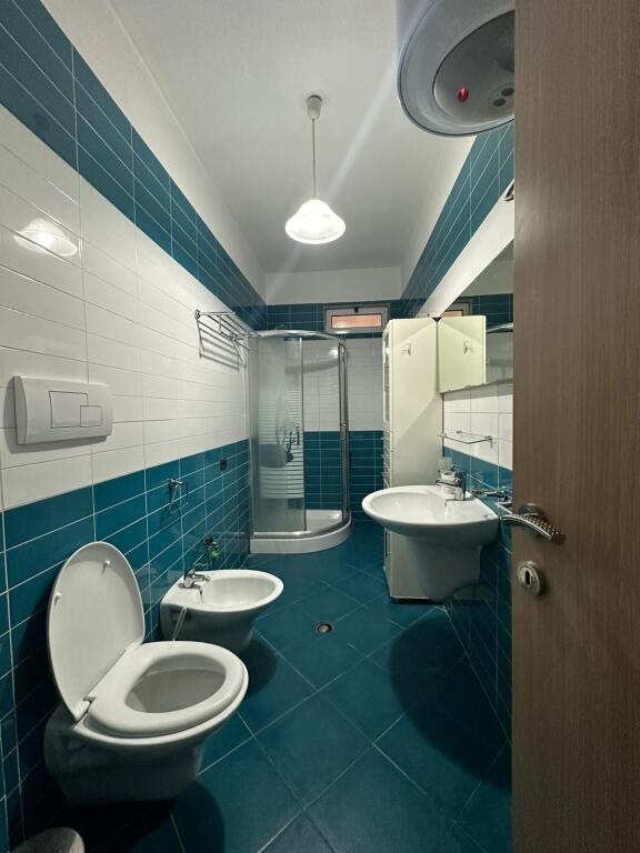 vendesi appartamento 3+1+2+Veranda palazzi Cabej 195000 euro