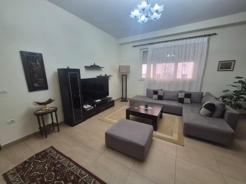 🏠 Jepet me qera apartament 2+1+2