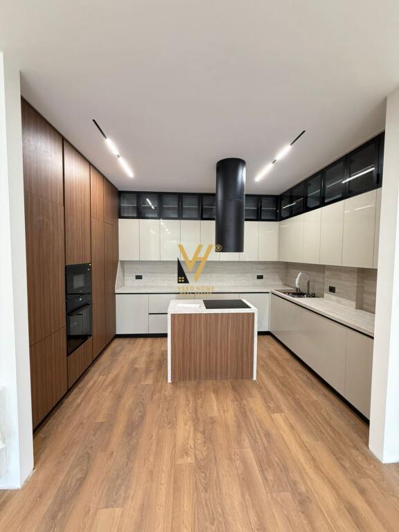 SHITET VILE TRE KATESHE TE REZ.FOREST, LIQENI THATE 1.500.000 EURO