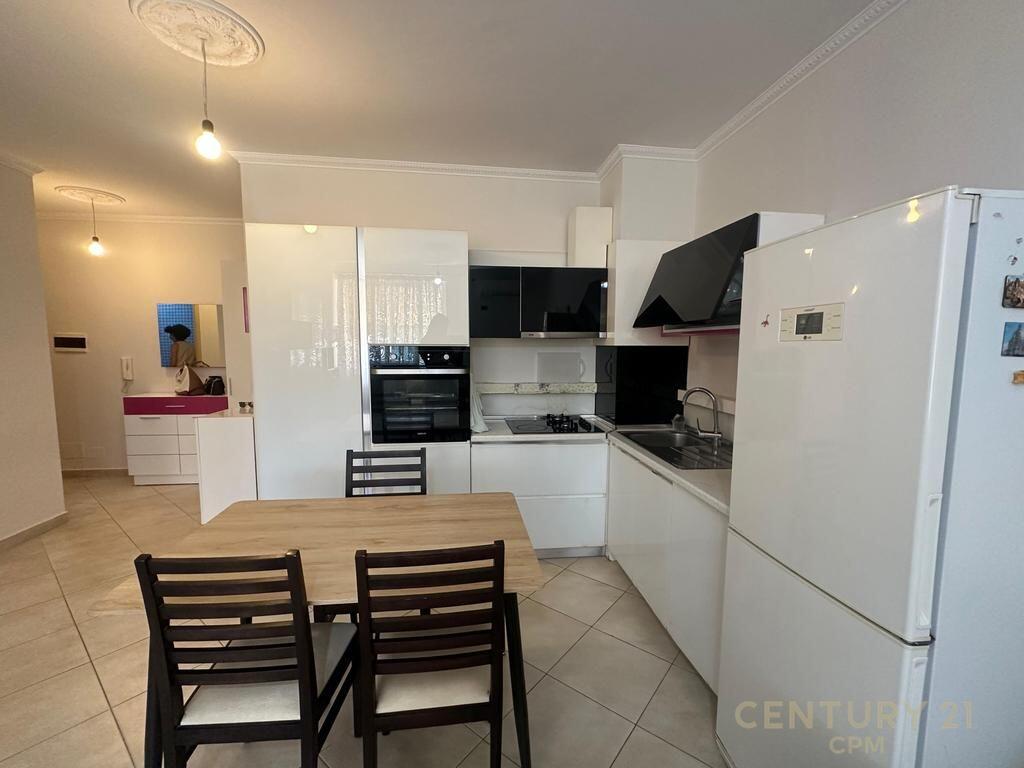 Apartament 2+1 per shitje te Ali Demi