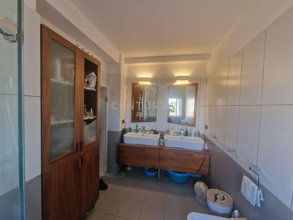 AFFITTASI APPARTAMENTO 2+1 a Pazari i Ri