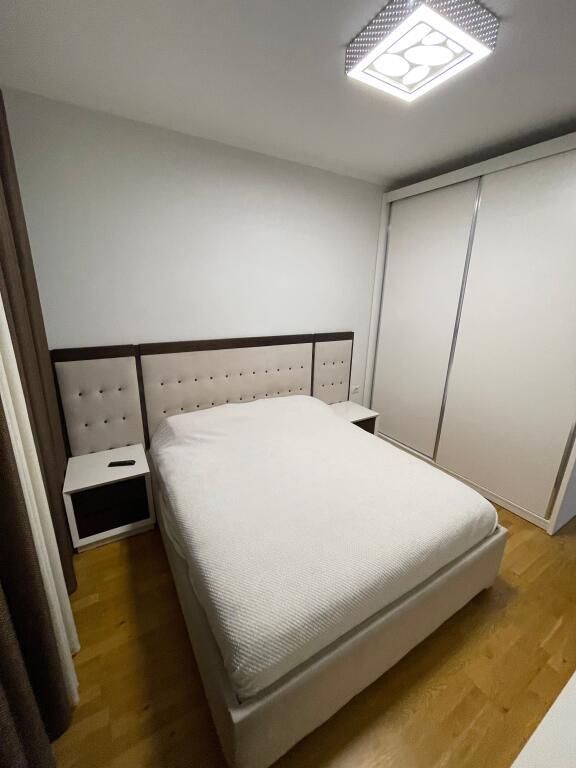 Shitet apartament 3+1+2 Kopshti zologjik